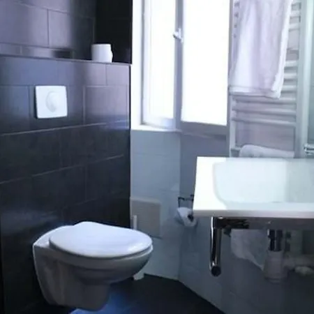 Jeff Hotel